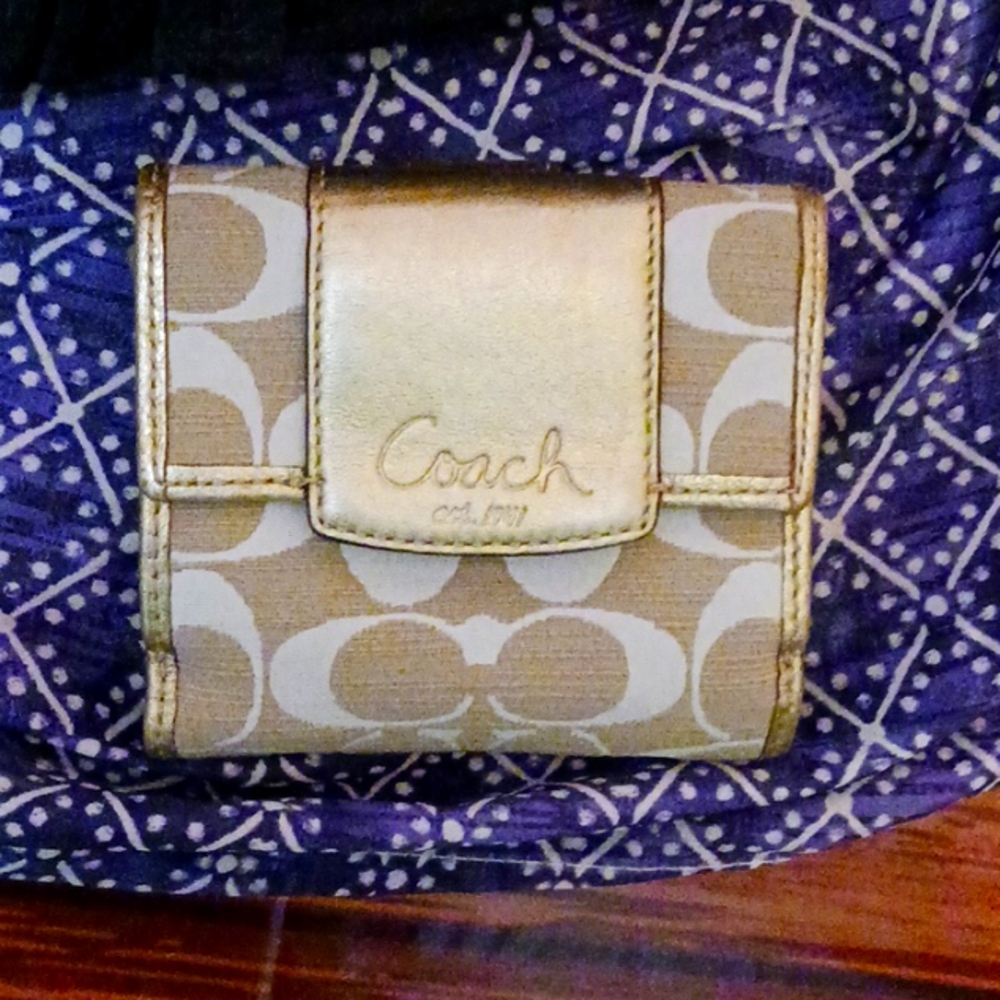 Coach Signature C  metallic Bifold Wallet with Coin Compartment. LL